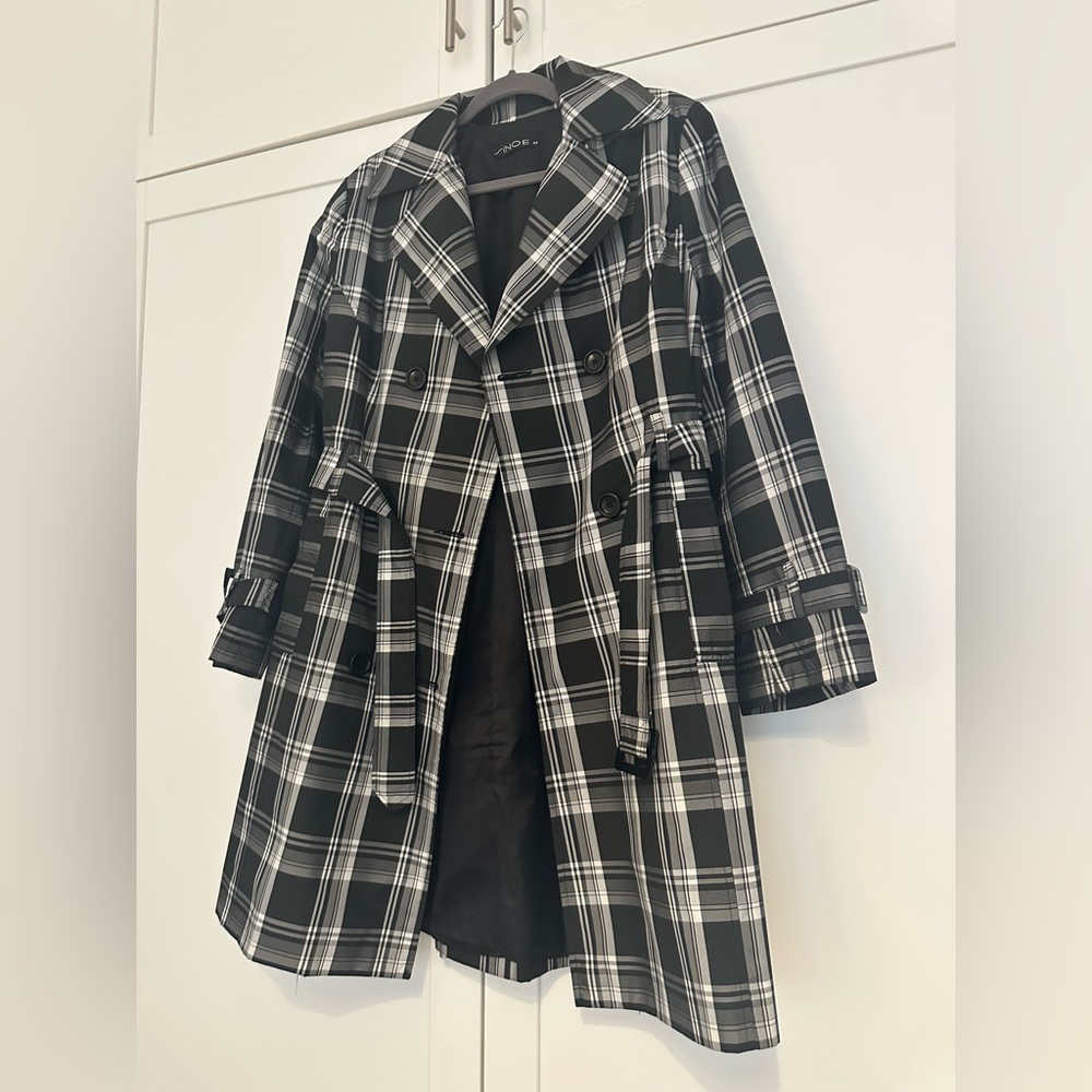 Black and White Plaid Women's Trench Coat size 10